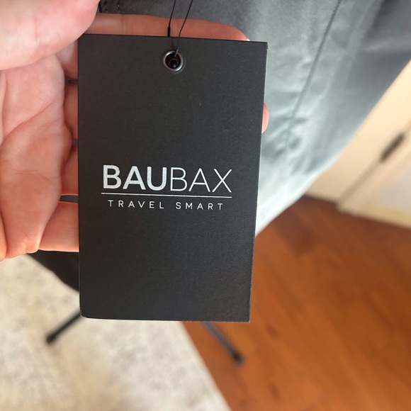 Baubax Women's Black Hooded Travel Vest with accessories - Picture 2 of 15